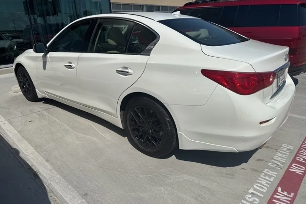 2014 Infiniti Q50 Premium photo 1