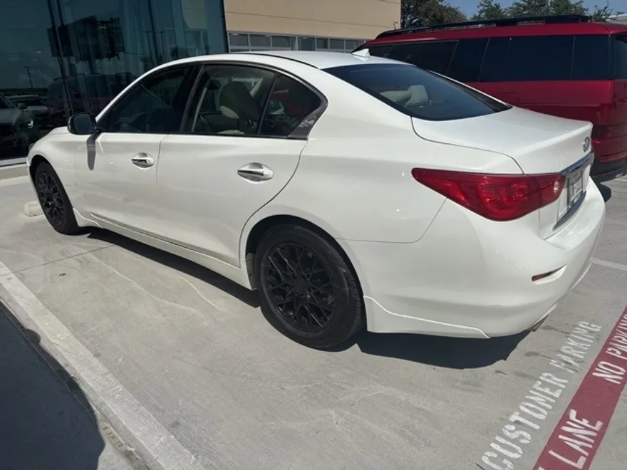 2014 Infiniti Q50 Premium photo 1