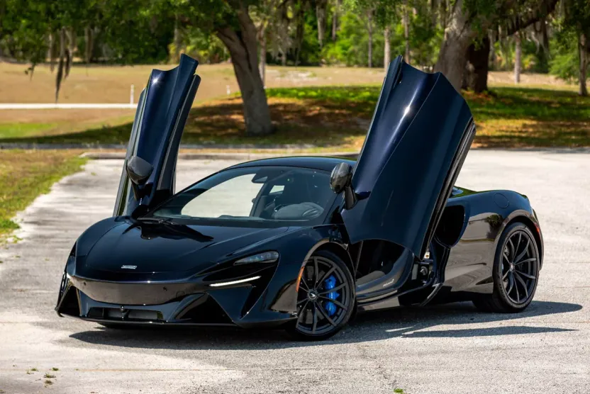 2023 Mclaren ARTURA photo 1