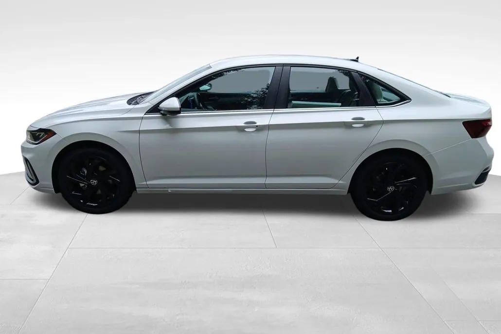 2025 Volkswagen Jetta 1.5T SE photo 1