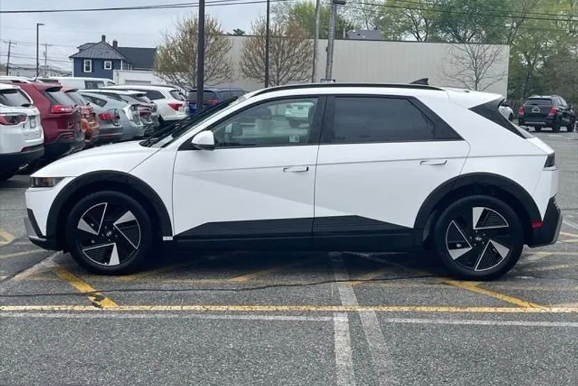 2025 Hyundai Ioniq 5 SEL photo 1