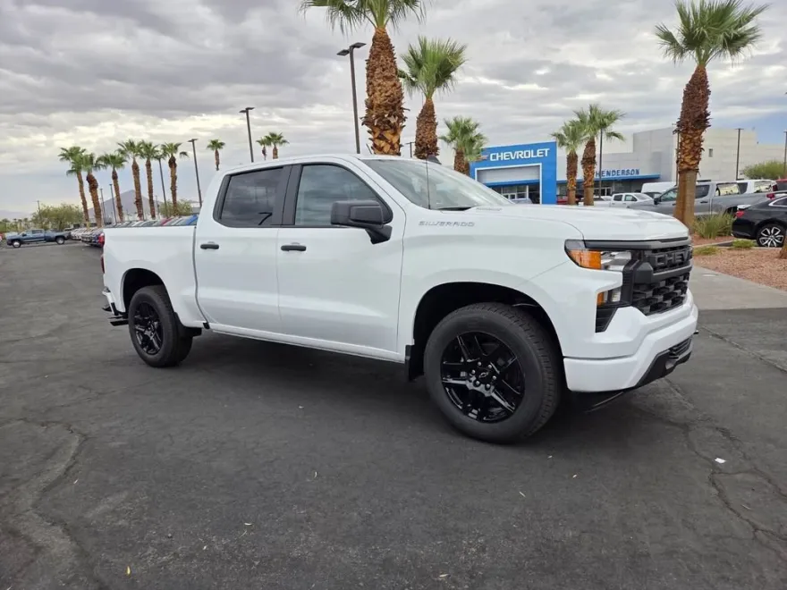 2026 Chevrolet Silverado 1500 Custom photo 1