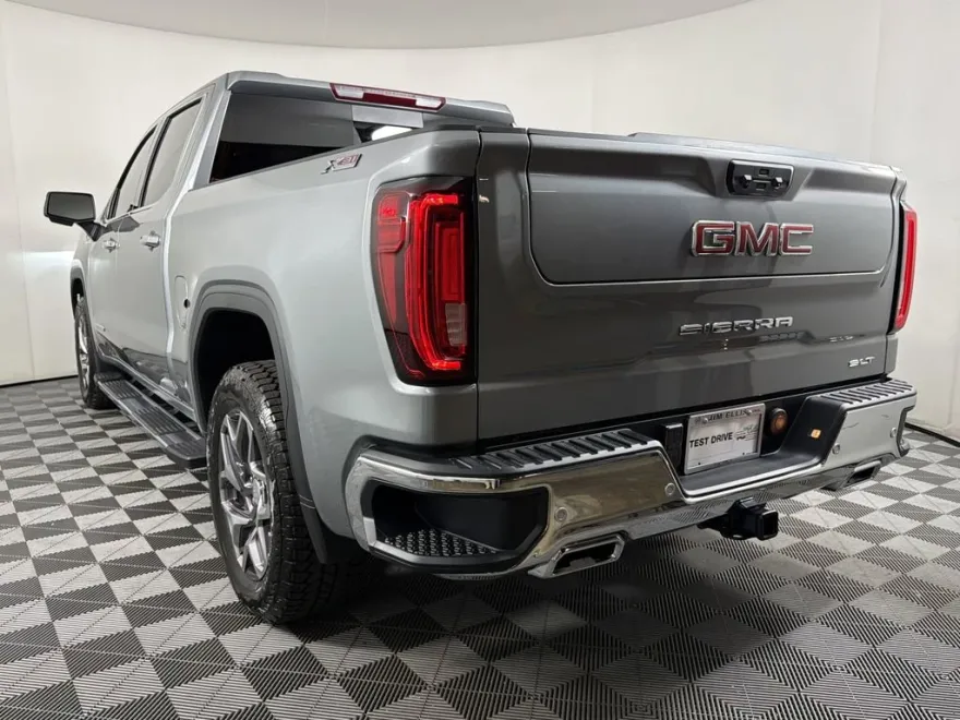 2026 Gmc Sierra 1500 SLT photo 1
