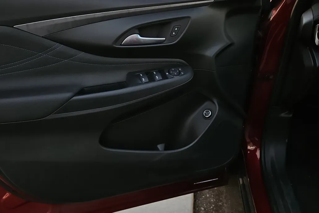2025 Buick Envista ST photo 1