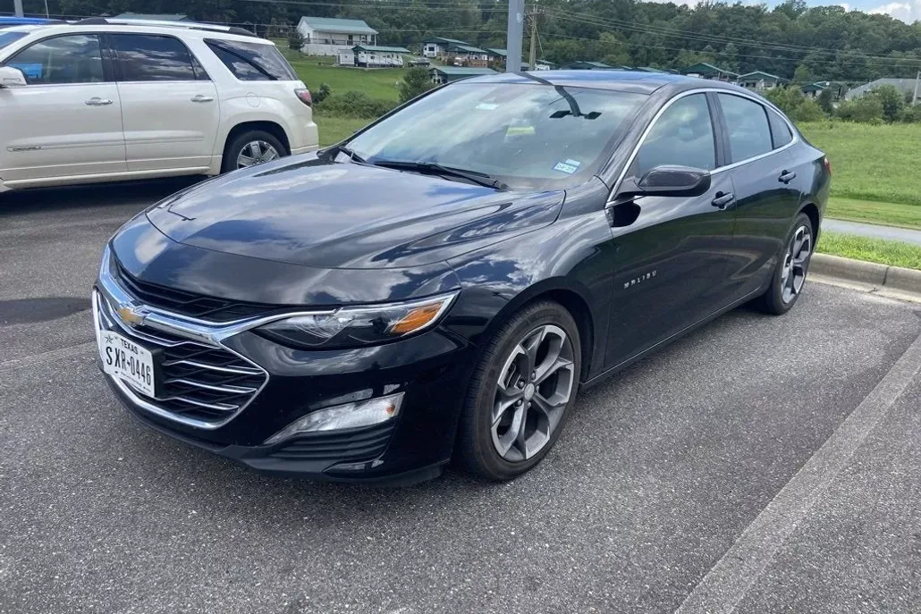 2023 Chevrolet Malibu 1LT photo 1