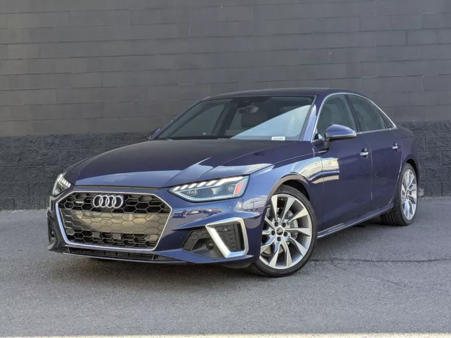 2022 Audi A4 S line Quattro Premium Plus photo 1