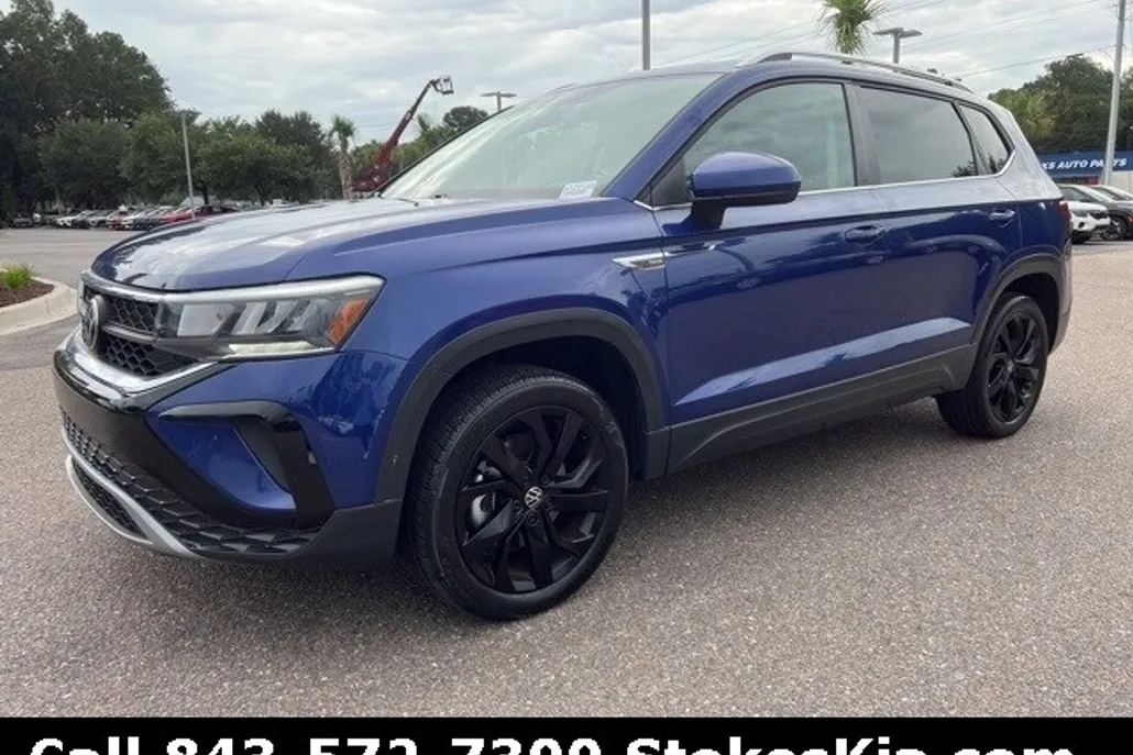 2022 Volkswagen Taos SE photo 1