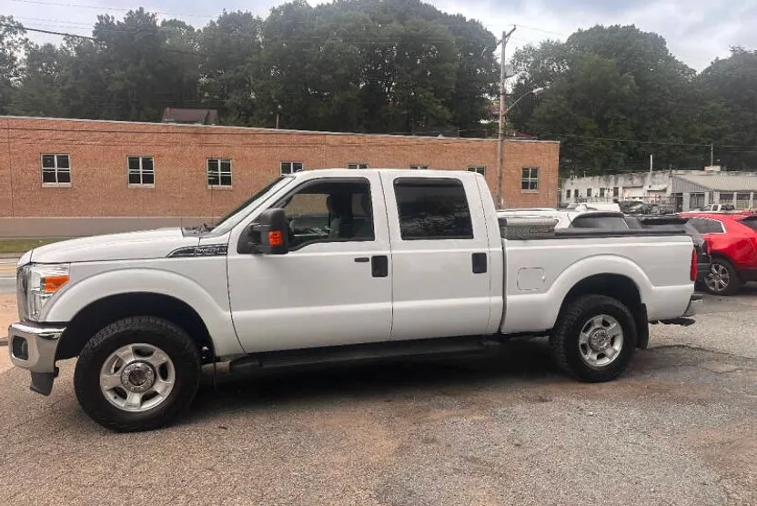2016 Ford F-250 XLT photo 1
