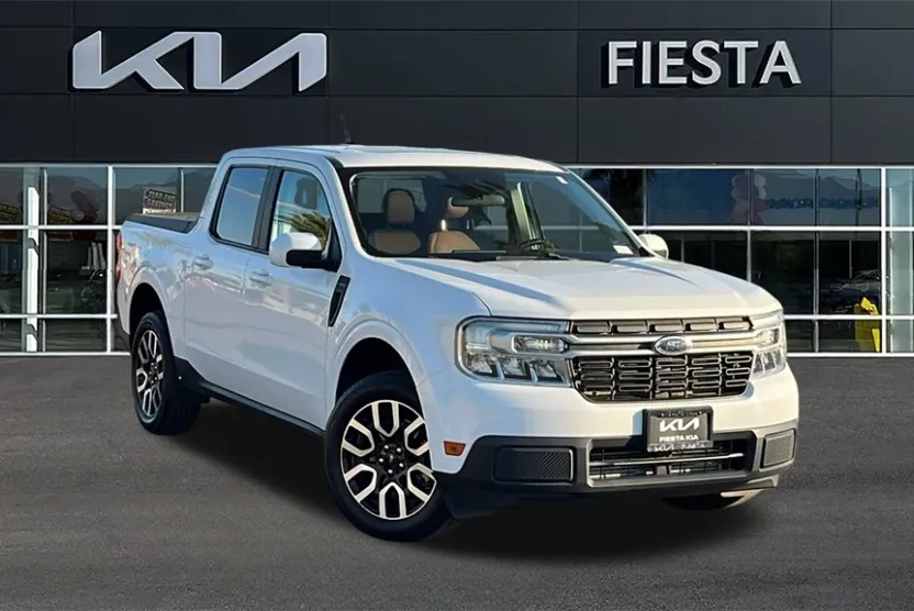 2022 Ford Maverick Lariat photo 1