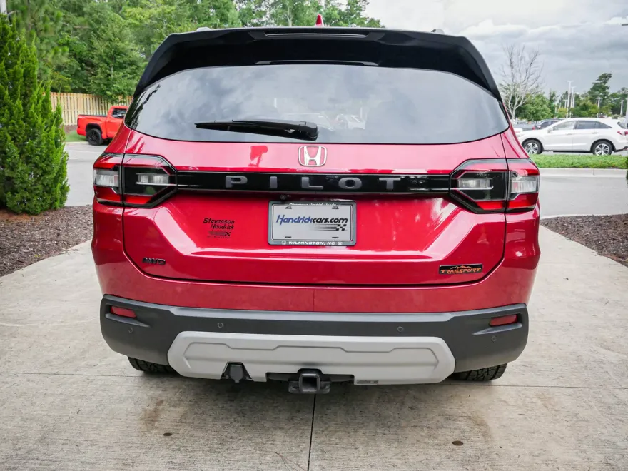 2023 Honda Pilot TrailSport photo 1