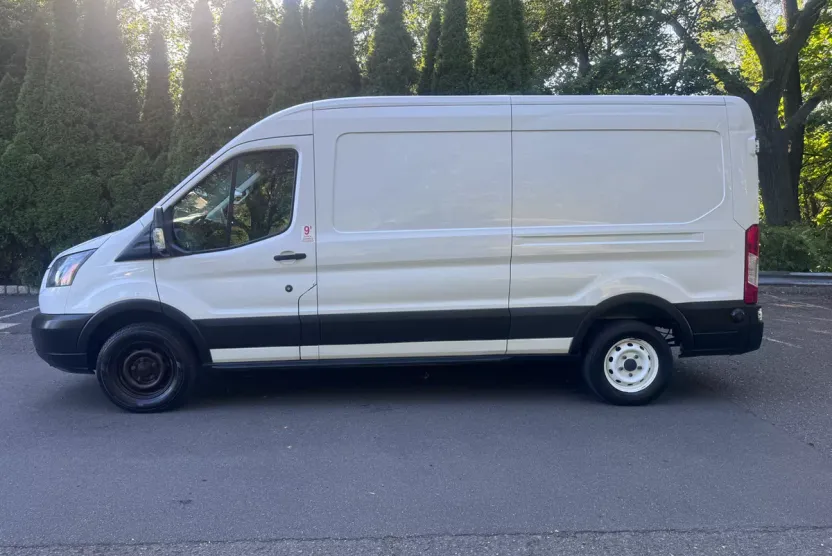 2019 Ford Transit Van photo 1