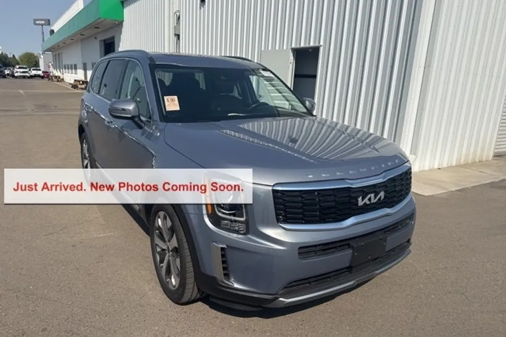 2022 Kia Telluride S photo 1