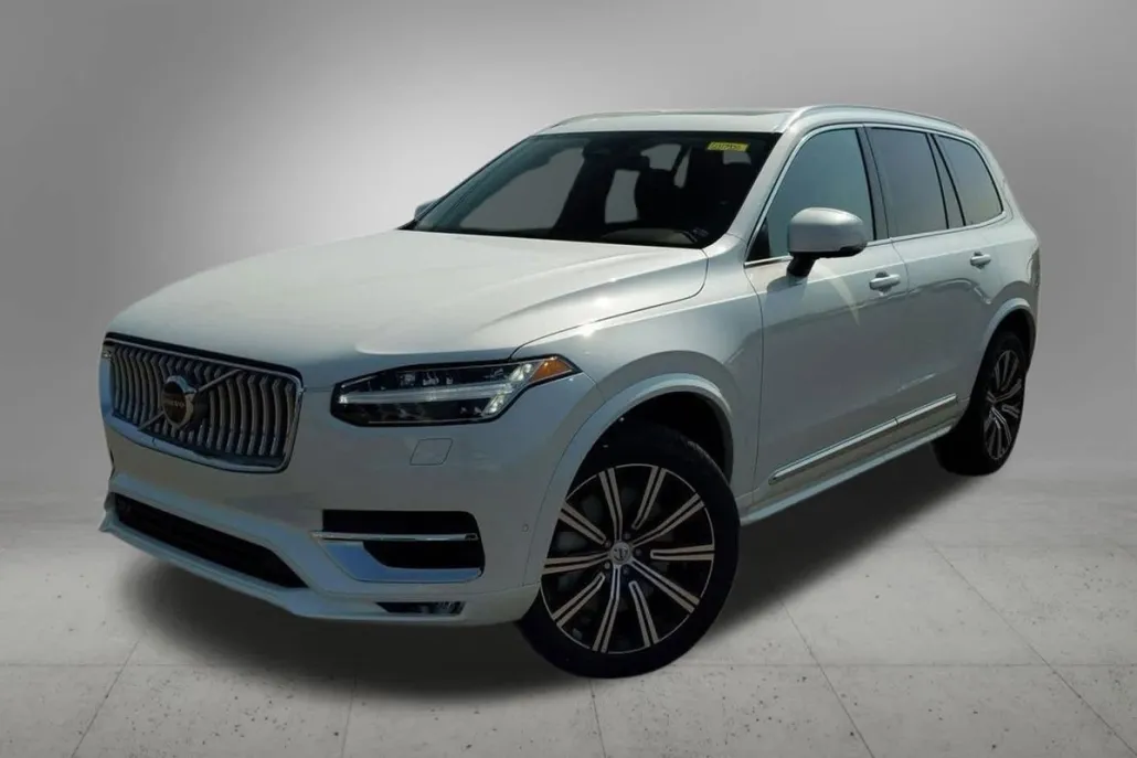 2025 Volvo XC90 Plus AWD photo 1