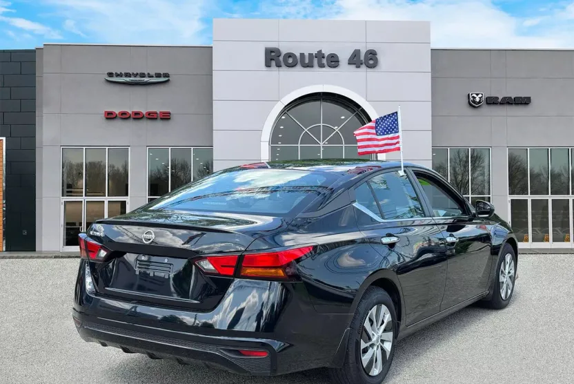 2022 Nissan Altima 2.5 S photo 1