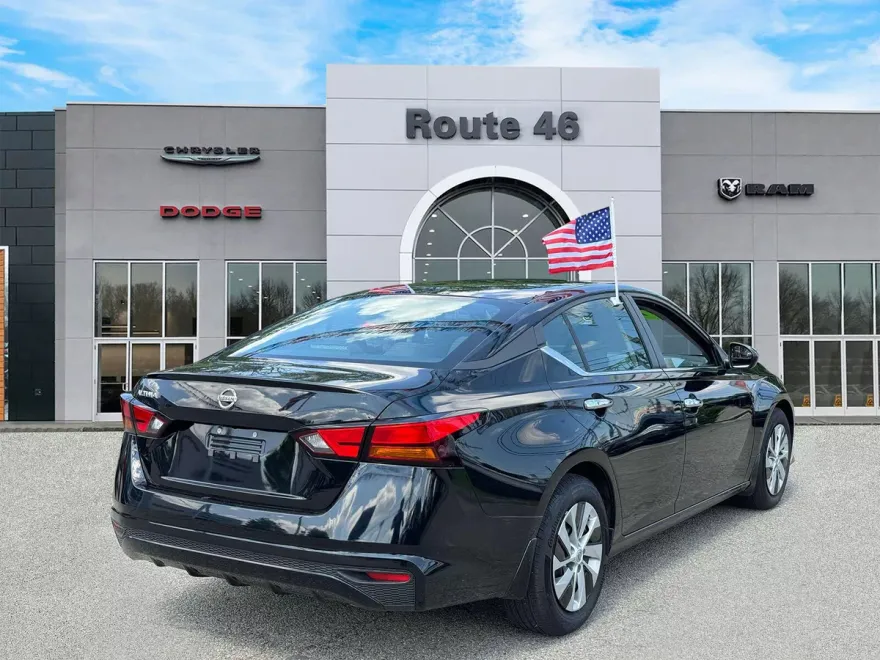 2022 Nissan Altima 2.5 S photo 1