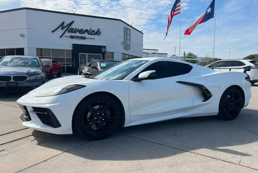 2021 Chevrolet Corvette 2LT photo 1