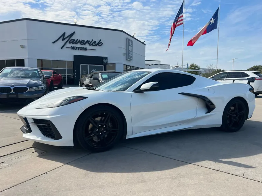 2021 Chevrolet Corvette 2LT photo 1