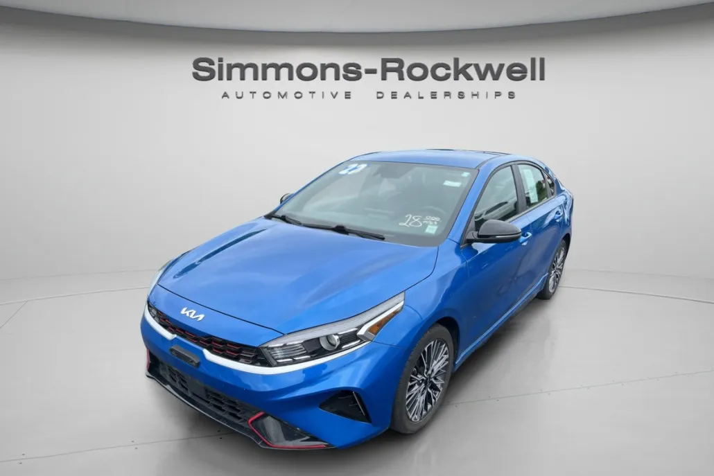 2022 Kia Forte GT-Line photo 1