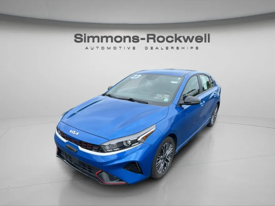 2022 Kia Forte GT-Line photo 1