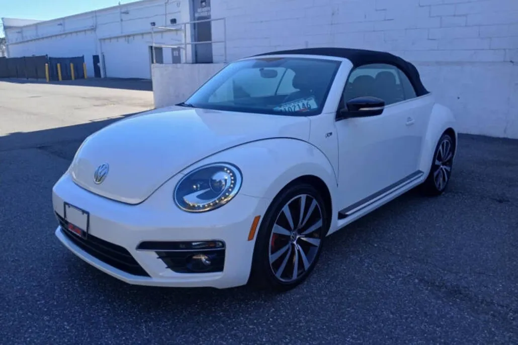 2014 Volkswagen Beetle Convertible R-Line photo 1