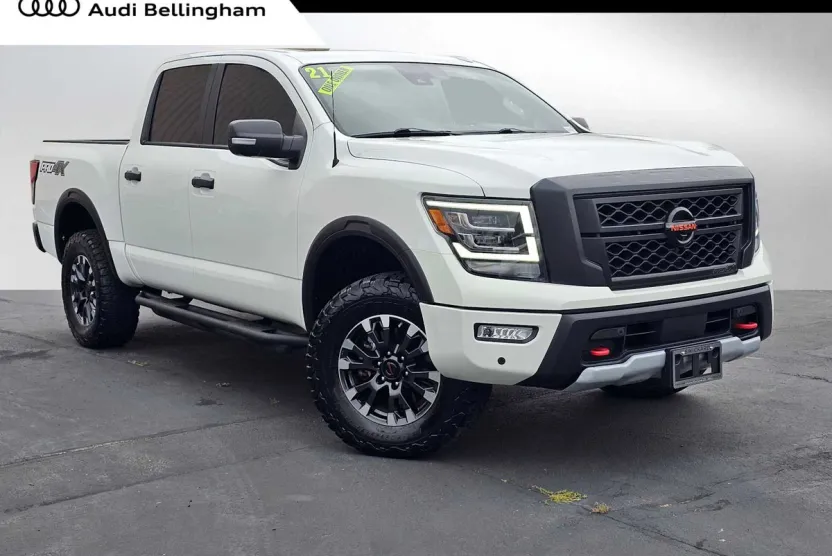 2021 Nissan Titan Crew Cab PRO-4X photo 1