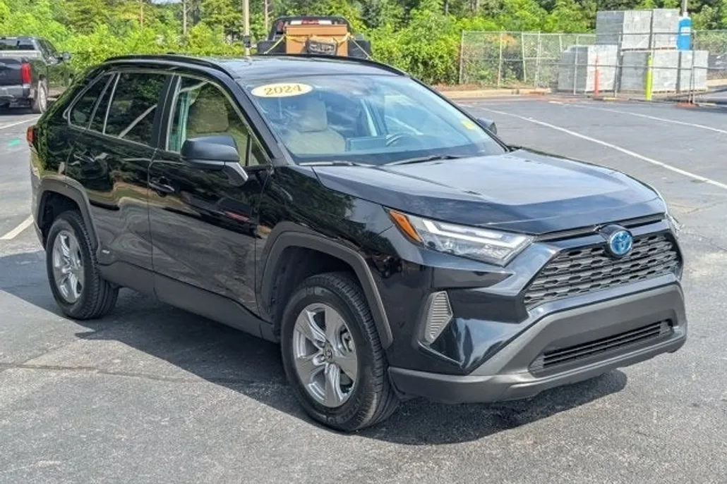 2024 Toyota RAV4 Hybrid LE photo 1