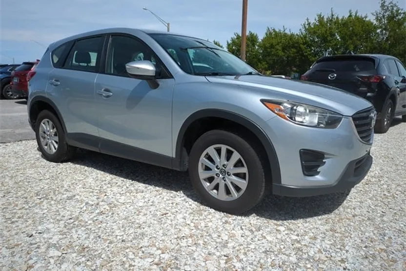 2016 Mazda CX-5 Sport photo 1