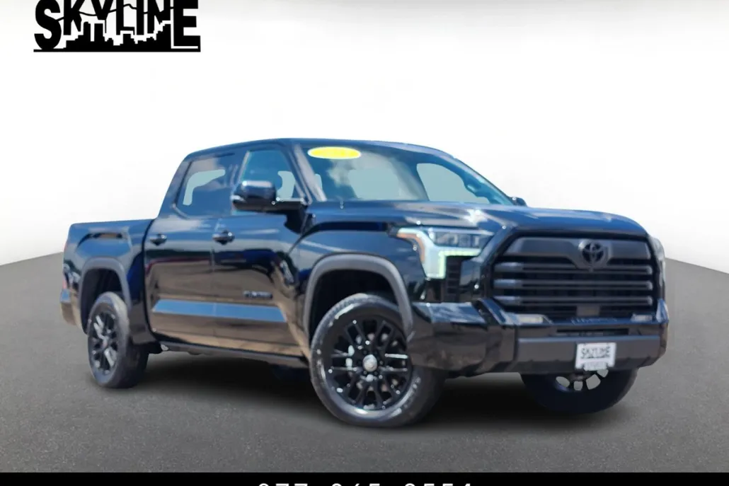2025 Toyota Tundra Limited CrewMax photo 1