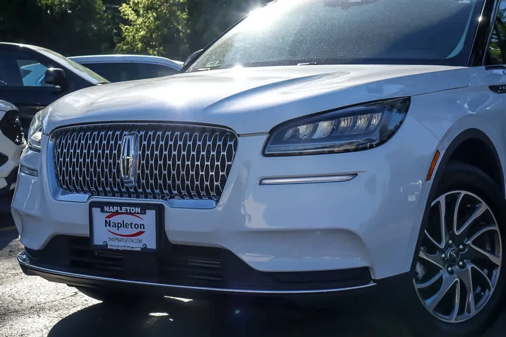 2021 Lincoln Corsair Standard photo 1