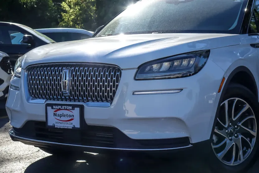 2021 Lincoln Corsair Standard photo 1