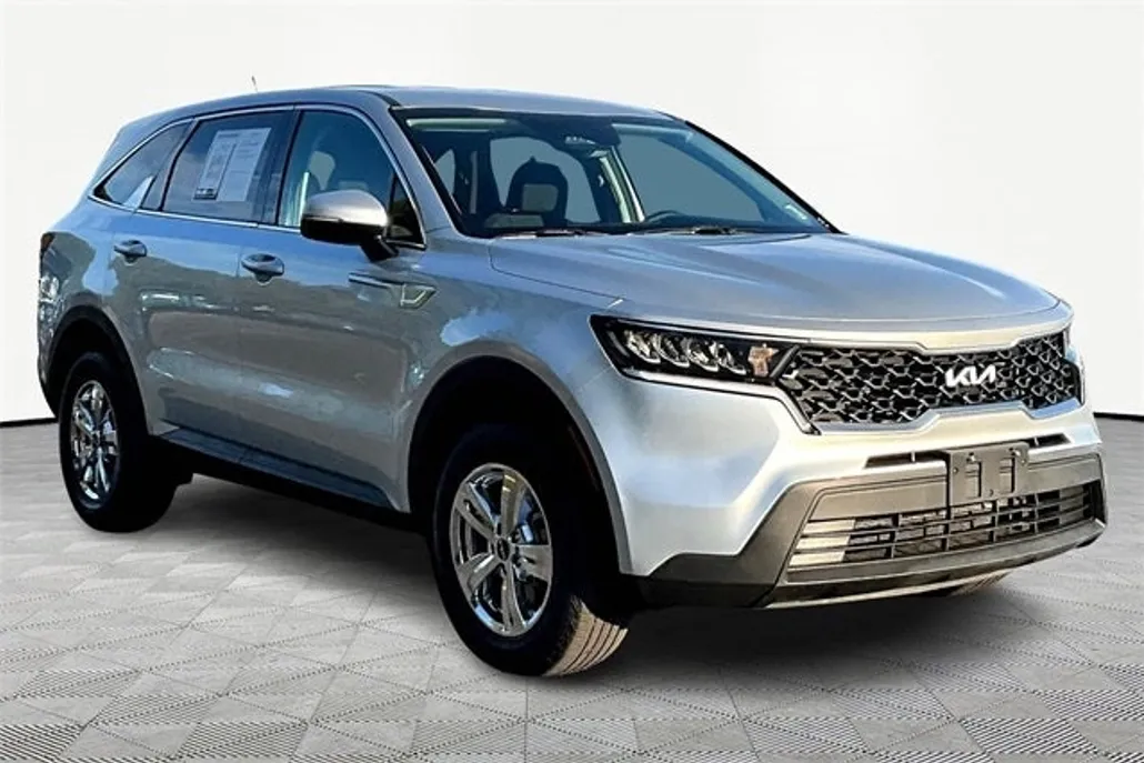 2022 Kia Sorento LX photo 1