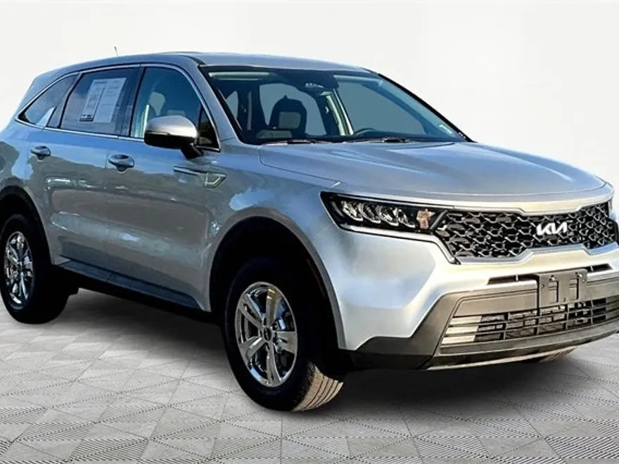 2022 Kia Sorento LX photo 1