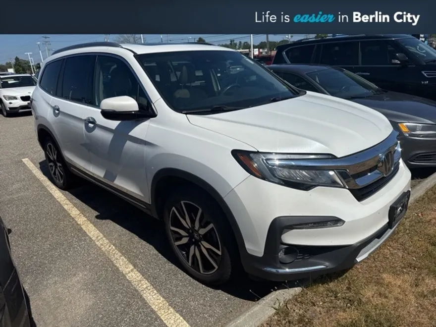 2021 Honda Pilot Touring photo 1