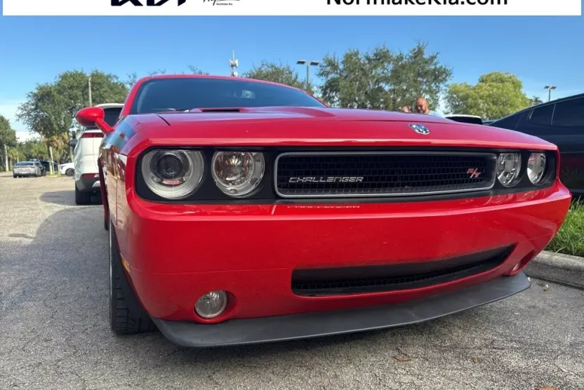 2010 Dodge Challenger R/T photo 1