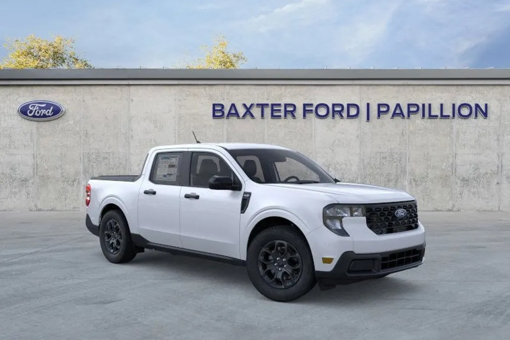 2025 Ford Maverick XLT photo 1