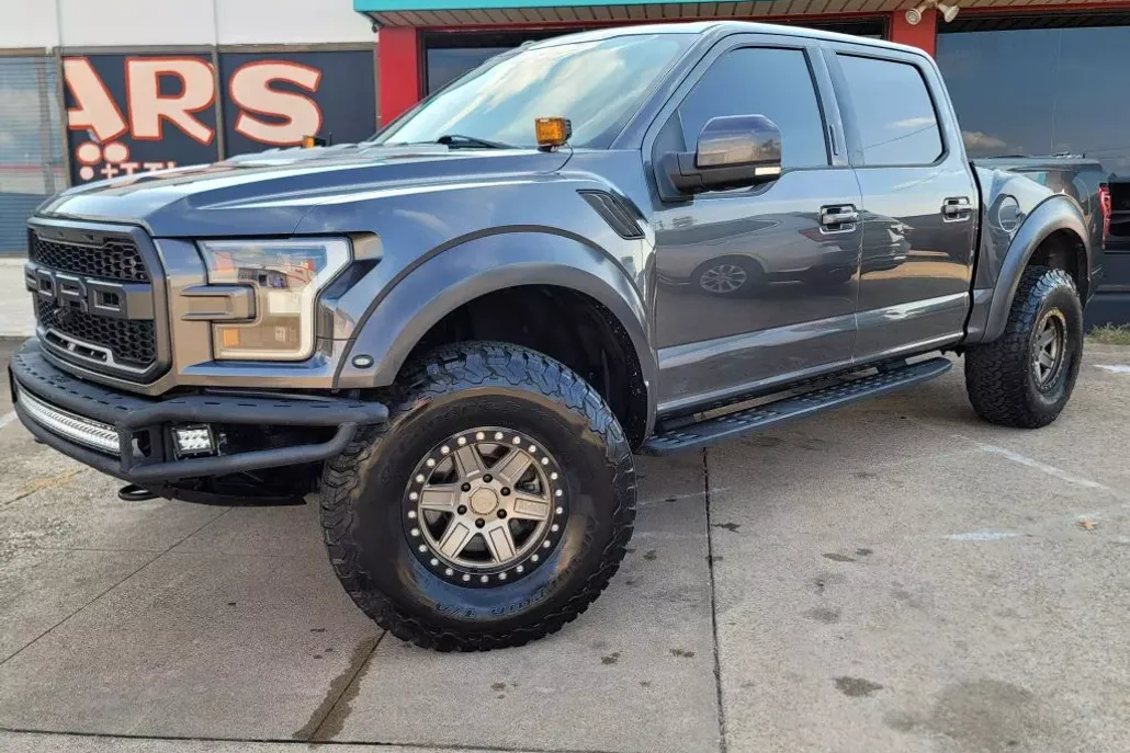 2017 Ford F-150 photo 1