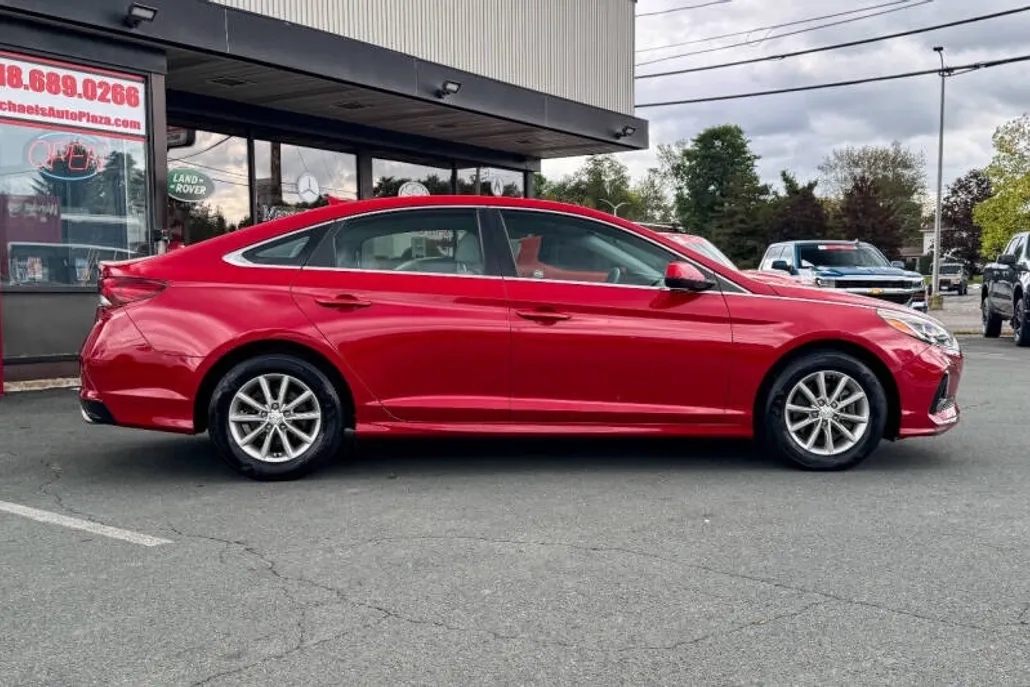 2019 Hyundai Sonata SE photo 1