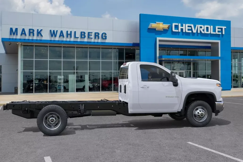 2025 Chevrolet Silverado 3500HD Work Truck photo 1