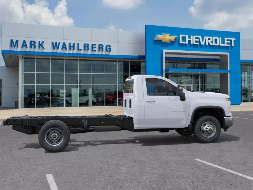 2025 Chevrolet Silverado 3500HD Work Truck photo 1