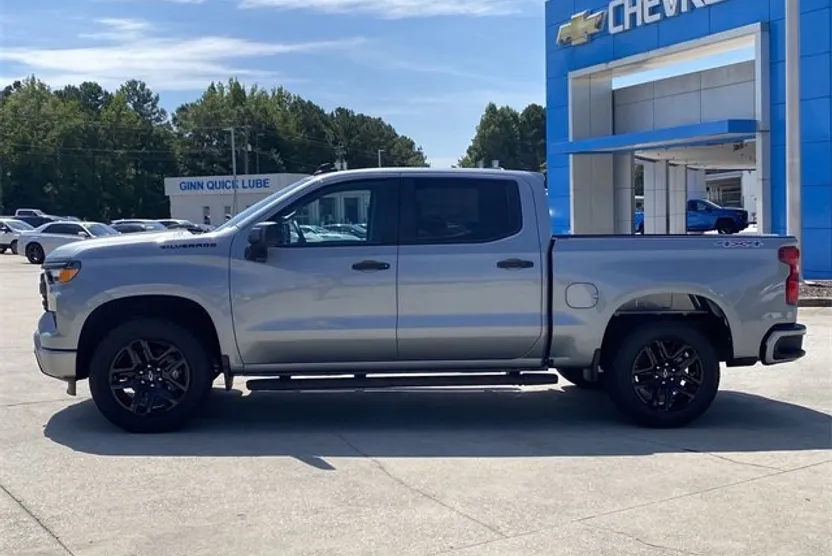 2026 Chevrolet Silverado 1500 Custom photo 1