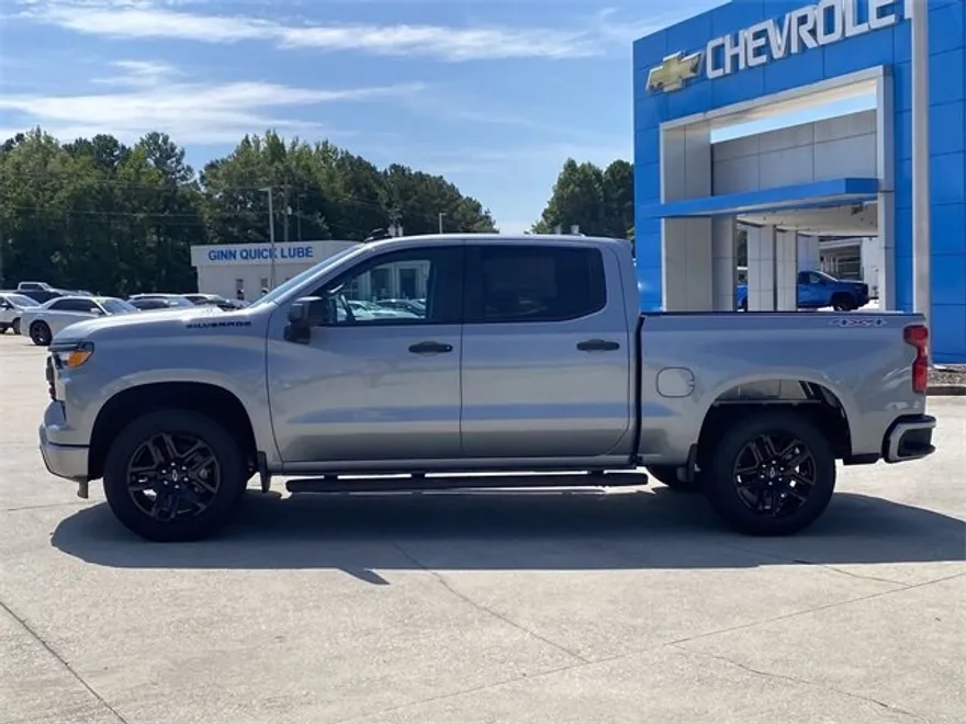 2026 Chevrolet Silverado 1500 Custom photo 1