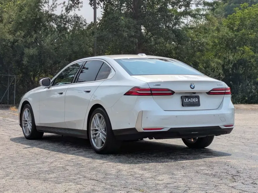 2024 Bmw 530i photo 1