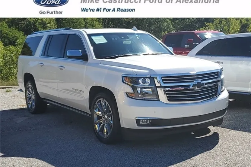 2017 Chevrolet Suburban Premier photo 1
