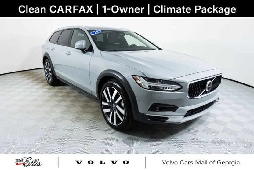 2025 Volvo V90 Cross Country B6 Plus photo 1