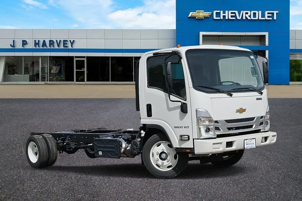 2024 Chevrolet Silverado photo 1