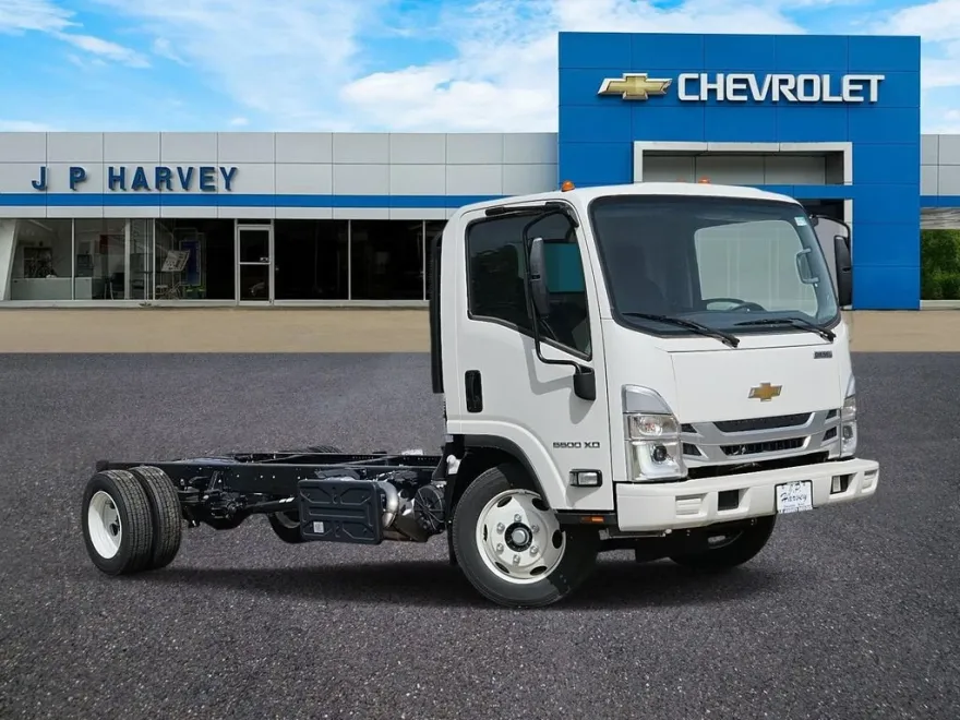 2024 Chevrolet Silverado photo 1