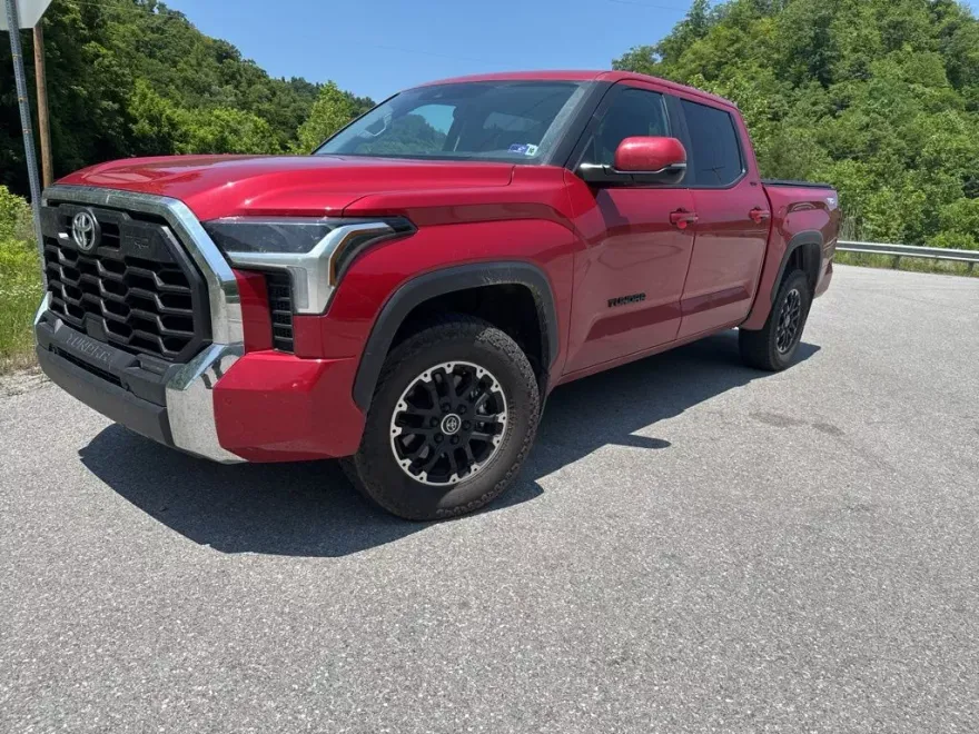 2024 Toyota Tundra SR5 photo 1