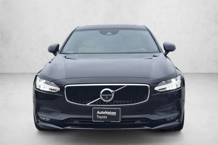 2018 Volvo S90 T5 Momentum photo 1