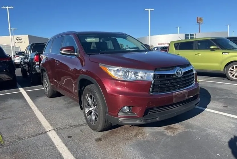 2016 Toyota Highlander XLE photo 1