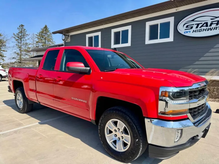 2018 Chevrolet Silverado 1500 LT photo 1